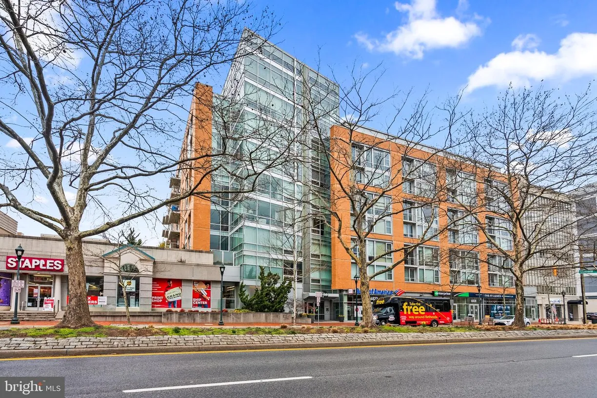 Washington Metro Area Real Estate | View 6820 Wisconsin Ave, 5003 | 2 Beds, 2 Baths
