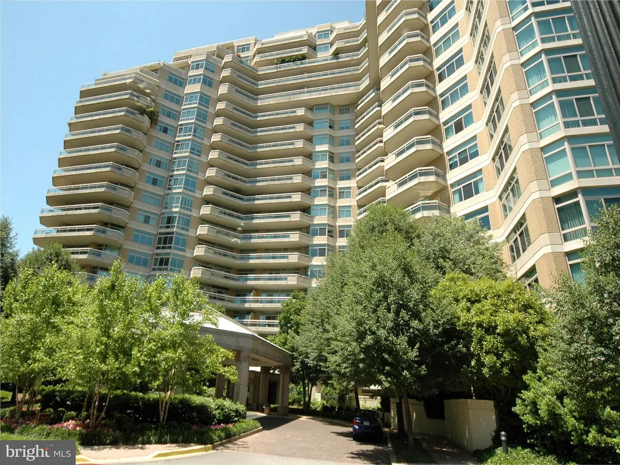 Washington Metro Area Real Estate | View 5610 Wisconsin Ave, 1101 | 2 Beds, 2 Baths