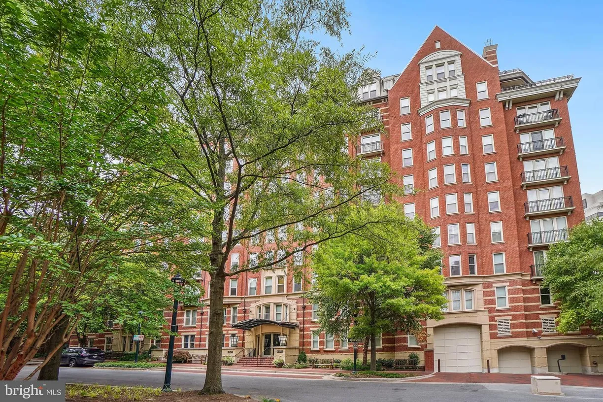Washington Metro Area Real Estate | View 4821 Montgomery Ln, 204 | 2 Beds, 2 Baths