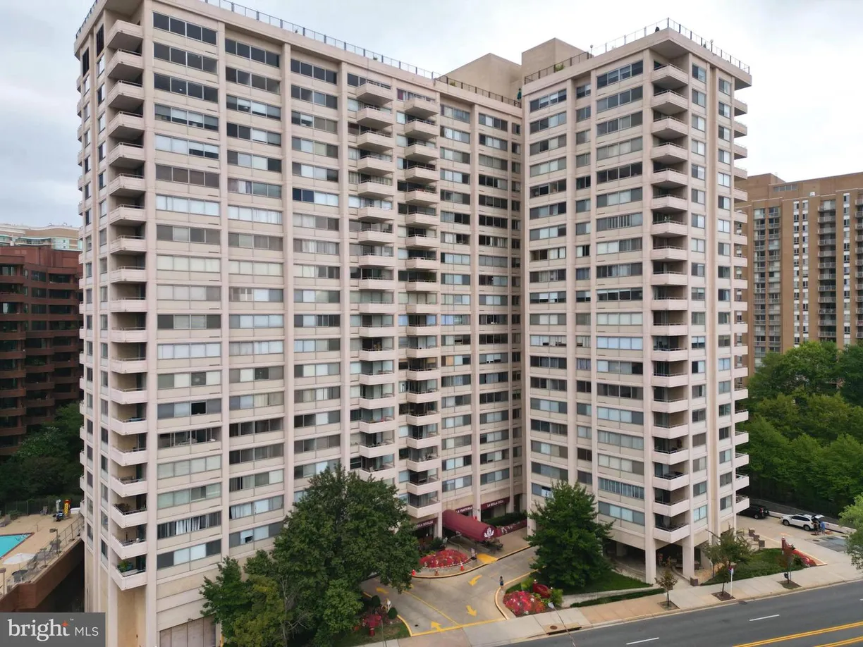 Washington Metro Area Real Estate | View 4515 Willard Ave, 604s | 3 Beds, 2 Baths