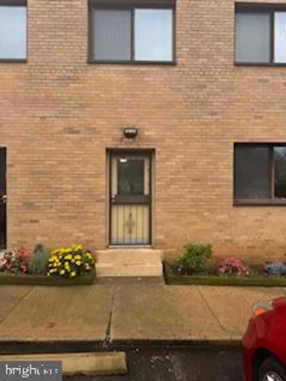 Washington Metro Area Real Estate | View 8601 Manchester Rd, 217 | Listing