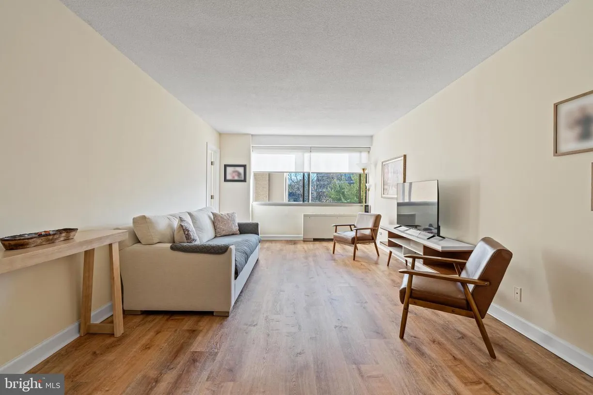 Washington Metro Area Real Estate | View 4515 Willard Ave, 606s | 2 Beds, 1 Bath
