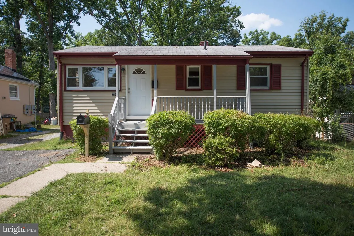Washington Metro Area Real Estate | View 216 Elizabeth Ave | 4 Beds