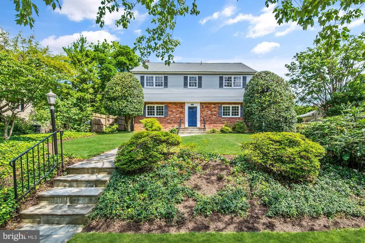 Washington Metro Area Real Estate | View 4601 Drummond | 5 Beds