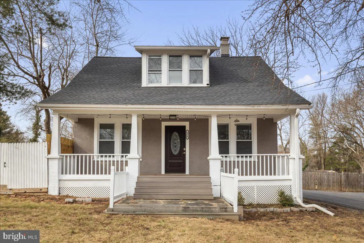 Washington Metro Area Real Estate | View 128 Washington Grove Ln | 4 Beds