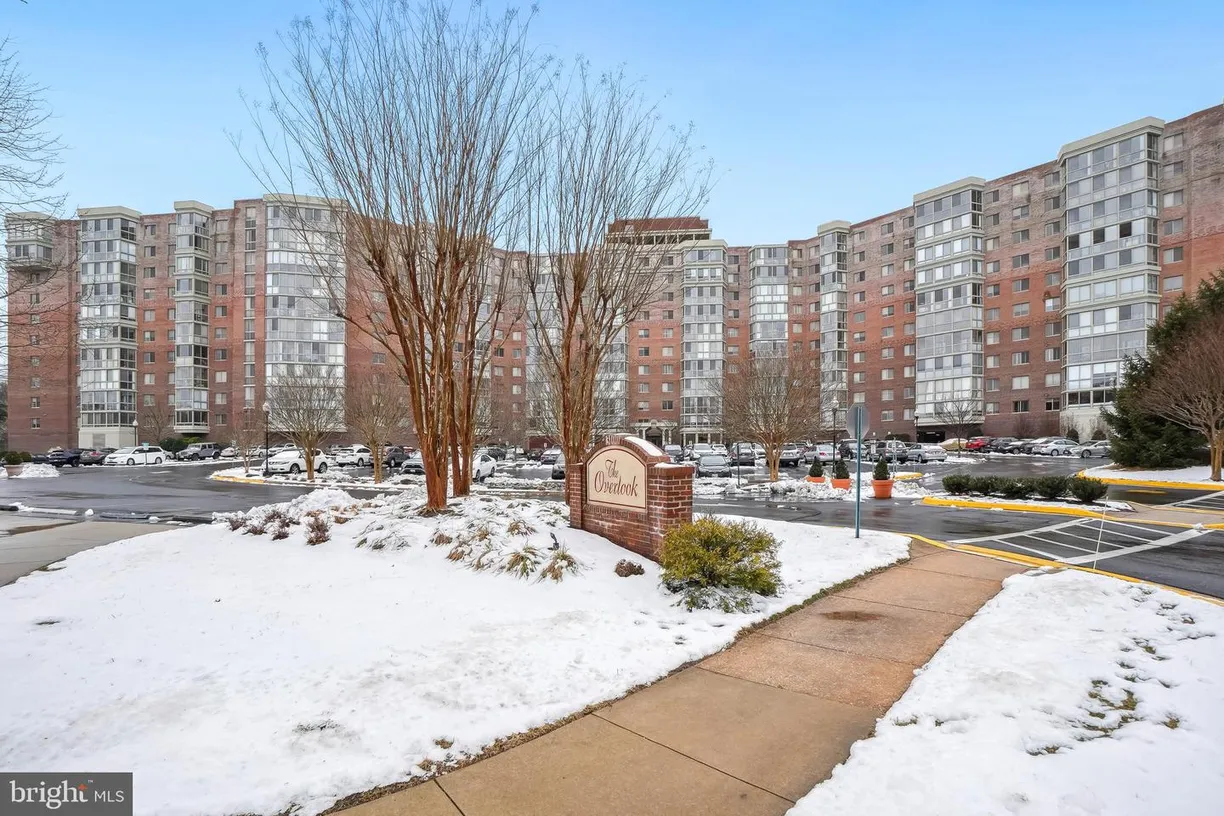 Washington Metro Area Real Estate | View 3100 N Leisure World Blvd, 727 | 2 Beds, 2 Baths