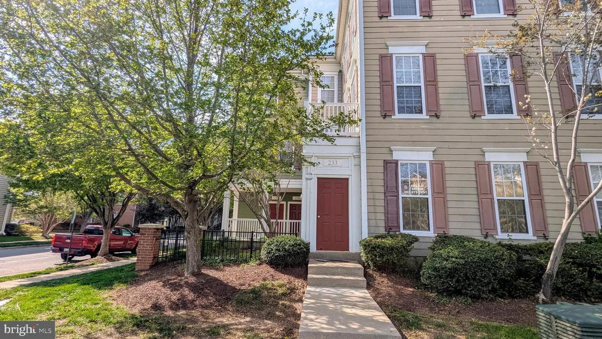 Washington Metro Area Real Estate | View 233 King Farm Blvd, 233 | 2 Beds