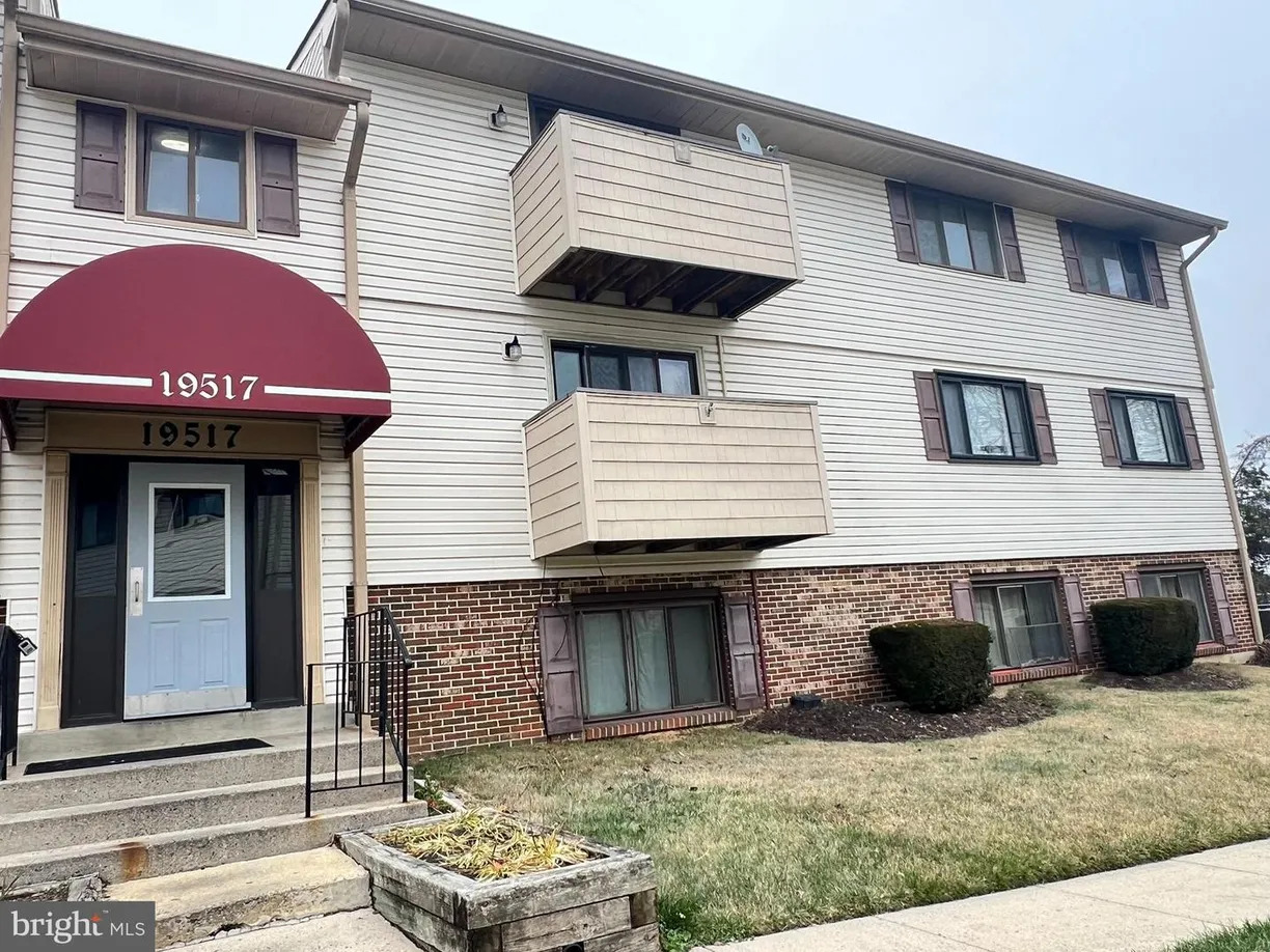 Washington Metro Area Real Estate | View 19517 Gunners Branch Rd, 434 / M | 2 Beds, 2 Baths