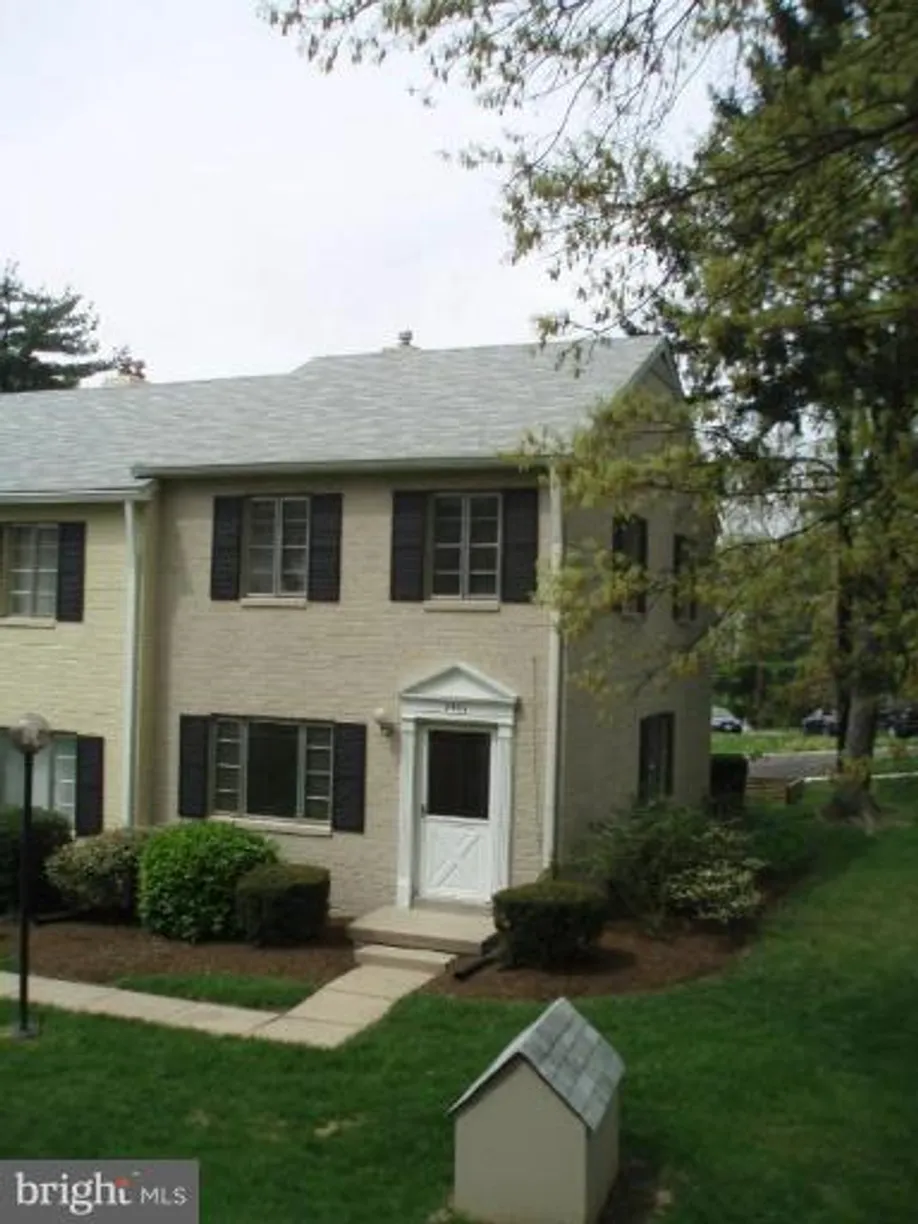 Washington Metro Area Real Estate | View 2501 Holman Ave, 2500 | 3 Beds