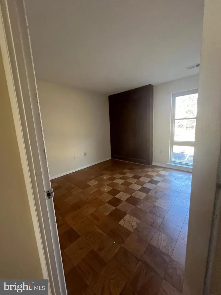 Washington Metro Area Real Estate | View 2306 Greenery Ln, 201 | Listing