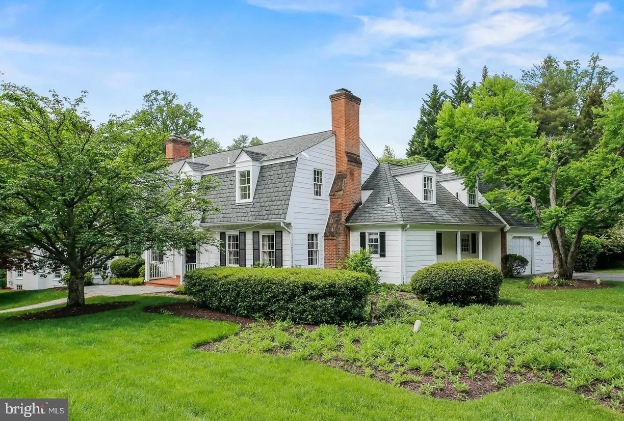 Washington Metro Area Real Estate | View 7125 Darby Rd | 4 Beds, 3 Baths