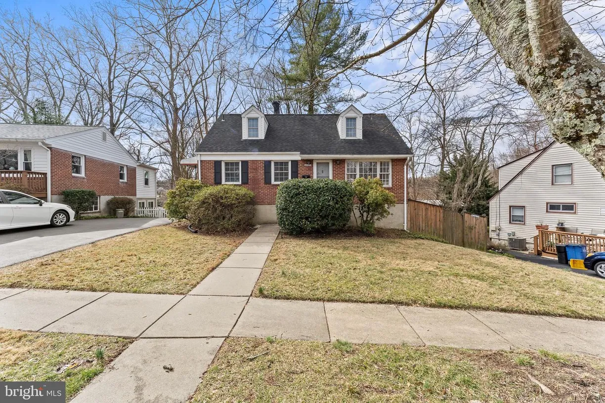 Washington Metro Area Real Estate | View 4120 Mitscher Ct | 5 Beds, 2 Baths