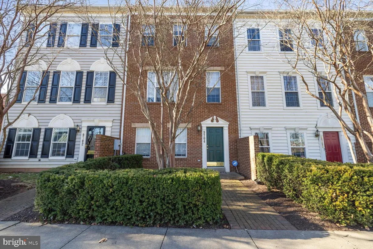 Washington Metro Area Real Estate | View 9704 Washingtonian Blvd | 3 Beds
