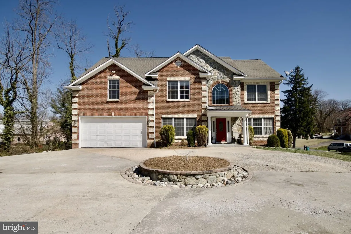 Washington Metro Area Real Estate | View 9615 Main St | 6 Beds, 5 Baths