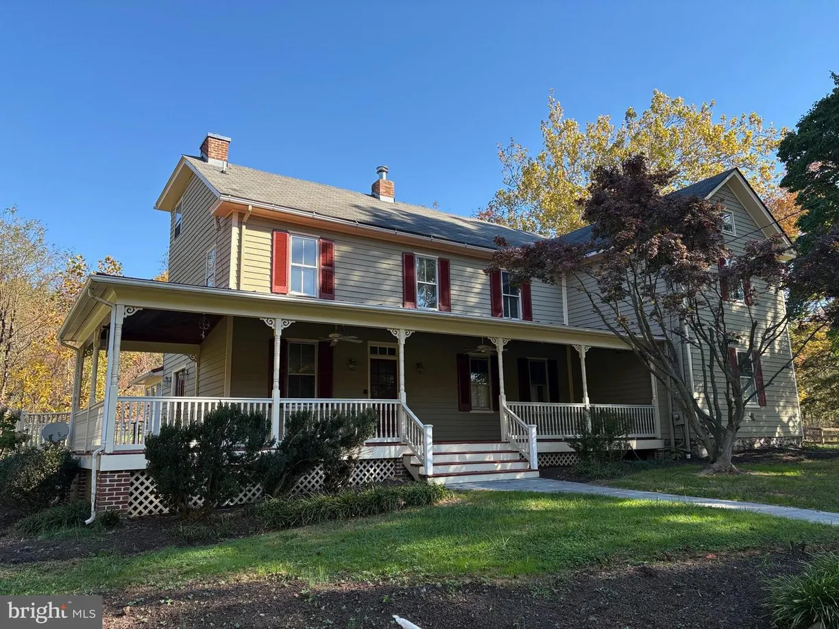 Washington Metro Area Real Estate | View 20320 Bucklodge Rd | 4 Beds, 3 Baths