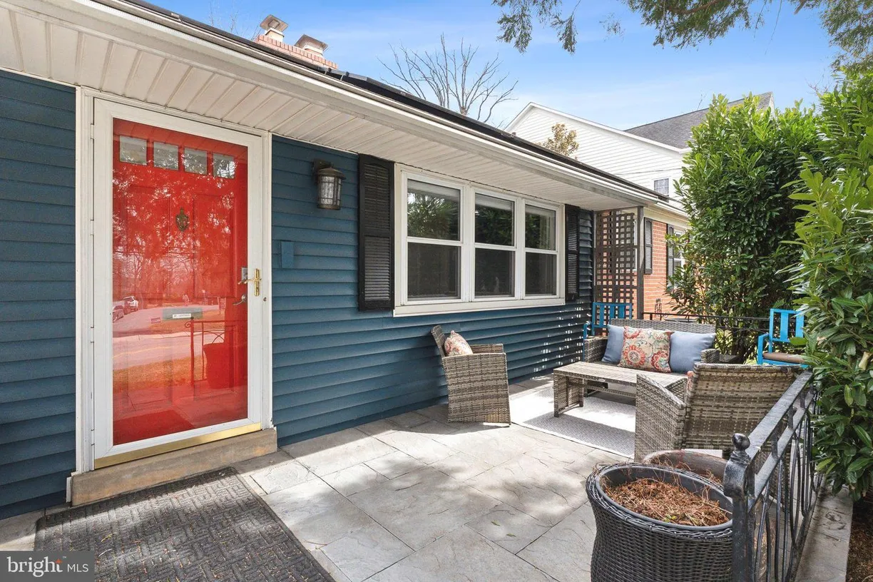 Washington Metro Area Real Estate | View 8409 Old Georgetown Rd | 3 Beds, 2 Baths