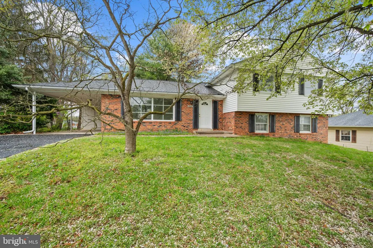 Washington Metro Area Real Estate | View 19420 Olney Mill Rd | 5 Beds, 2 Baths