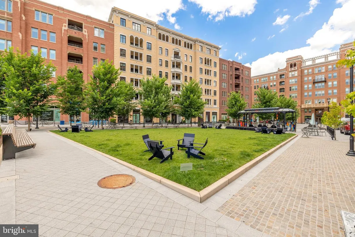 Washington Metro Area Real Estate | View 8551 Connecticut Ave, 302 | Listing