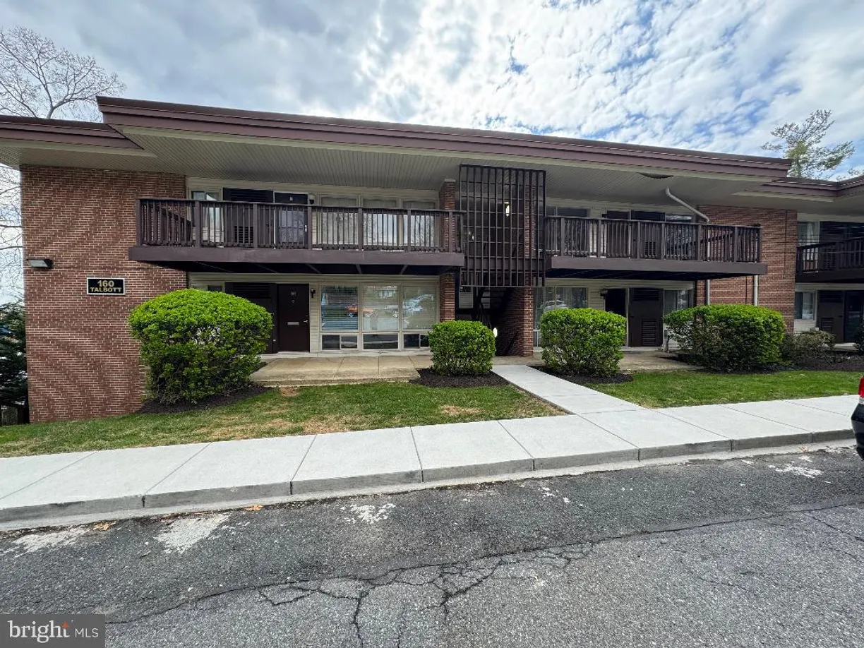 Washington Metro Area Real Estate | View 160 Talbott St, 205 | 2 Beds, 1 Bath