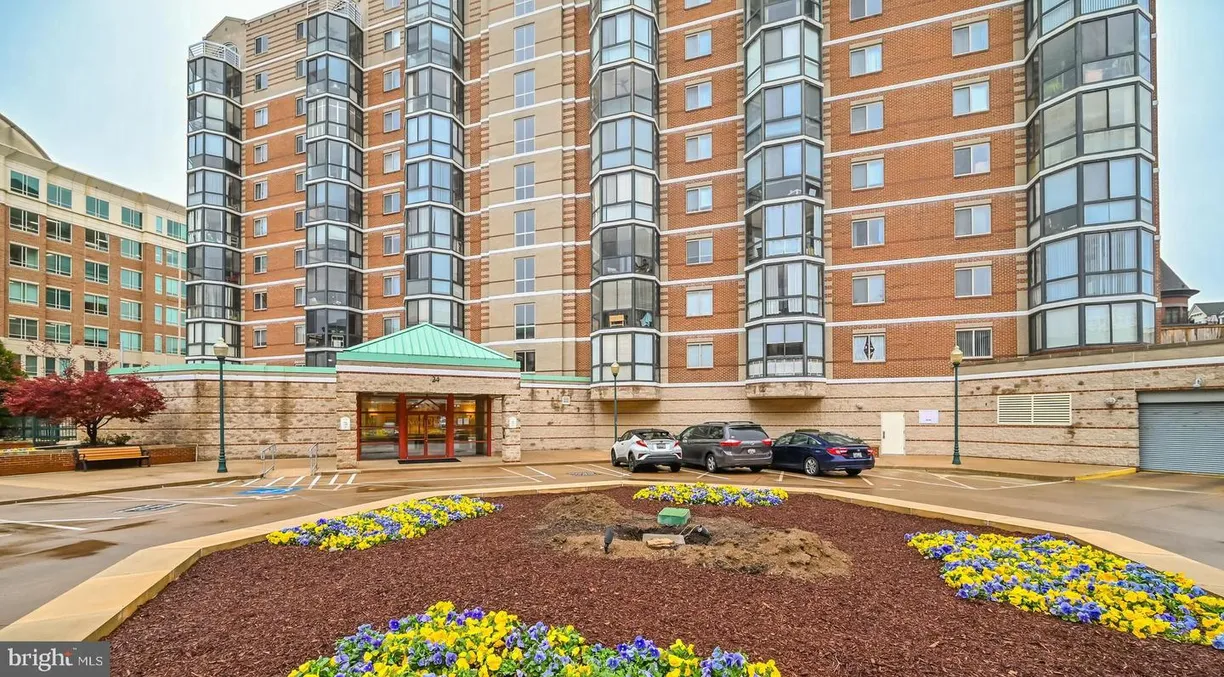 Washington Metro Area Real Estate | View 24 Courthouse Sq, 702 | 1 Bed, 1 Bath