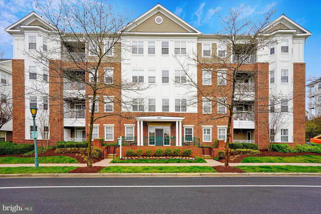 Washington Metro Area Real Estate | View 401 King Farm Blvd, 201 | 2 Beds, 2 Baths
