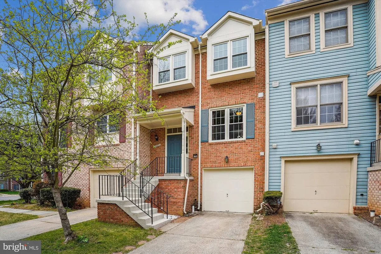 Washington Metro Area Real Estate | View 20410 Lindos Ct | 3 Beds, 2 Baths
