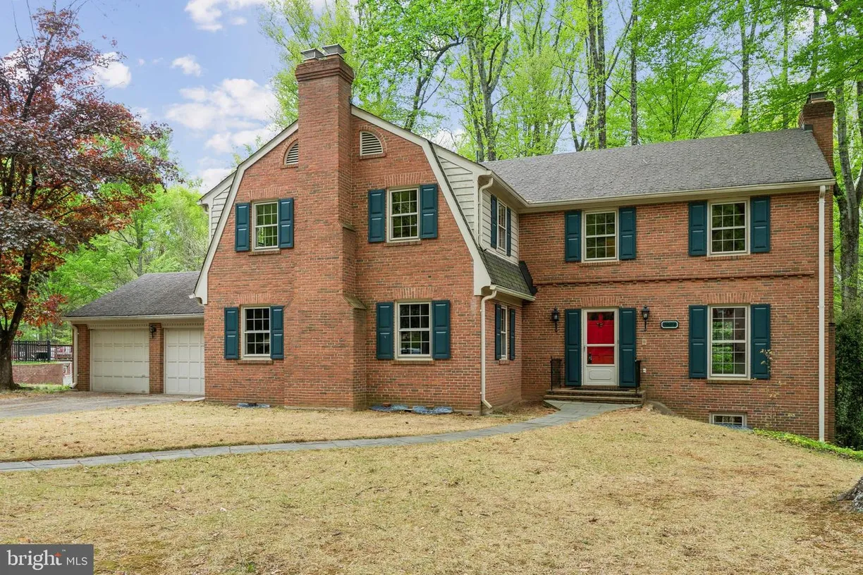 Washington Metro Area Real Estate | View 7604 Hackamore | 5 Beds, 3 Baths
