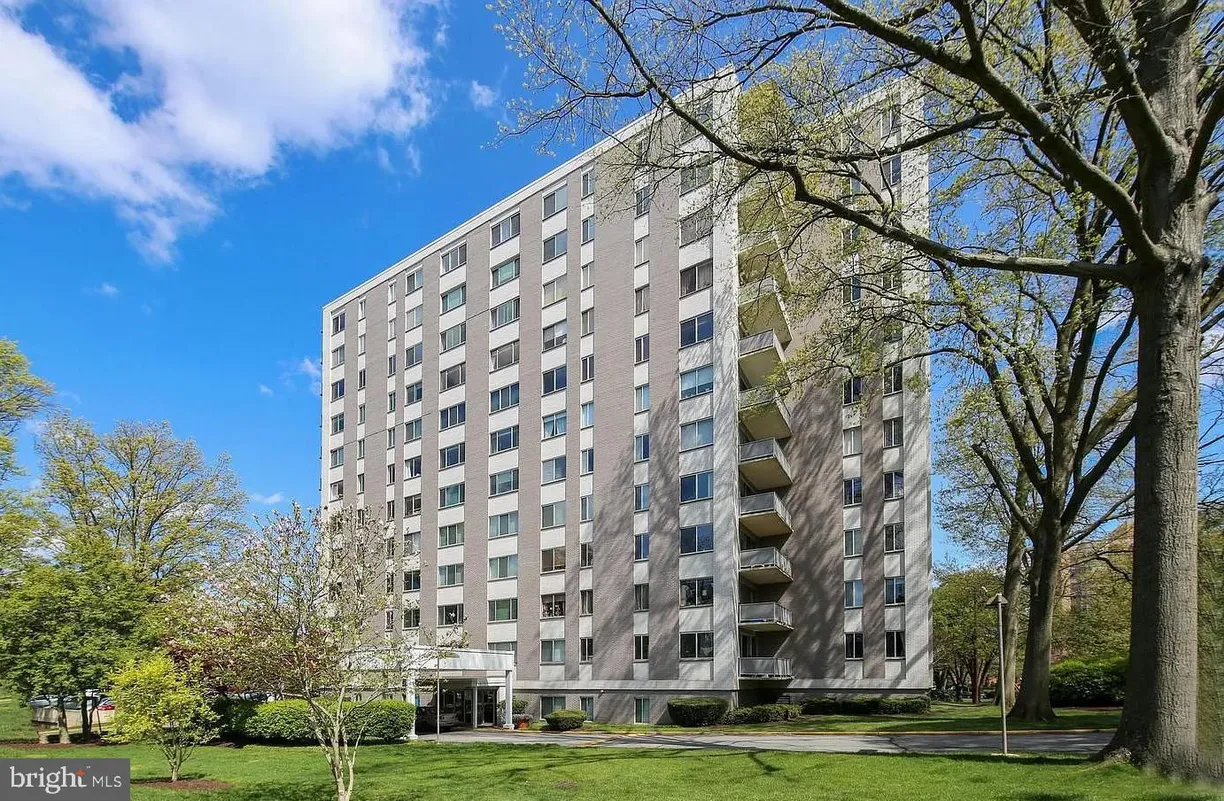 Washington Metro Area Real Estate | View 8315 N Brook Ln, 2-407 | 2 Beds, 2 Baths