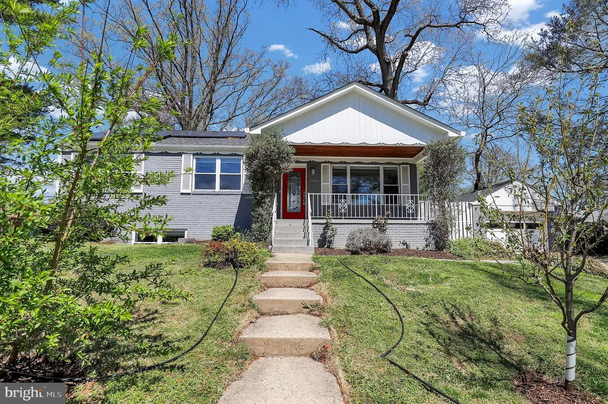 Washington Metro Area Real Estate | View 1009 Stirling Rd | 4 Beds, 2 Baths