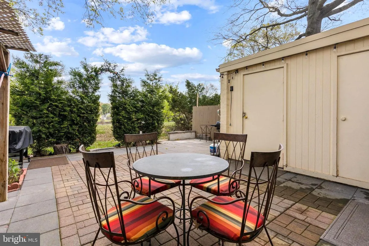 Washington Metro Area Real Estate | View 18747 Walkers Choice Rd | 3 Beds, 3 Baths