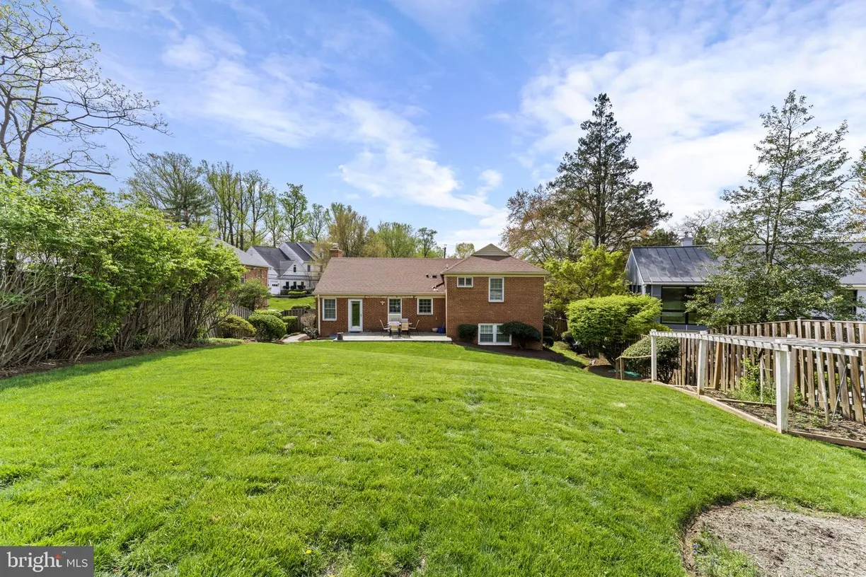 Washington Metro Area Real Estate | View 7211 Radnor Rd | Listing