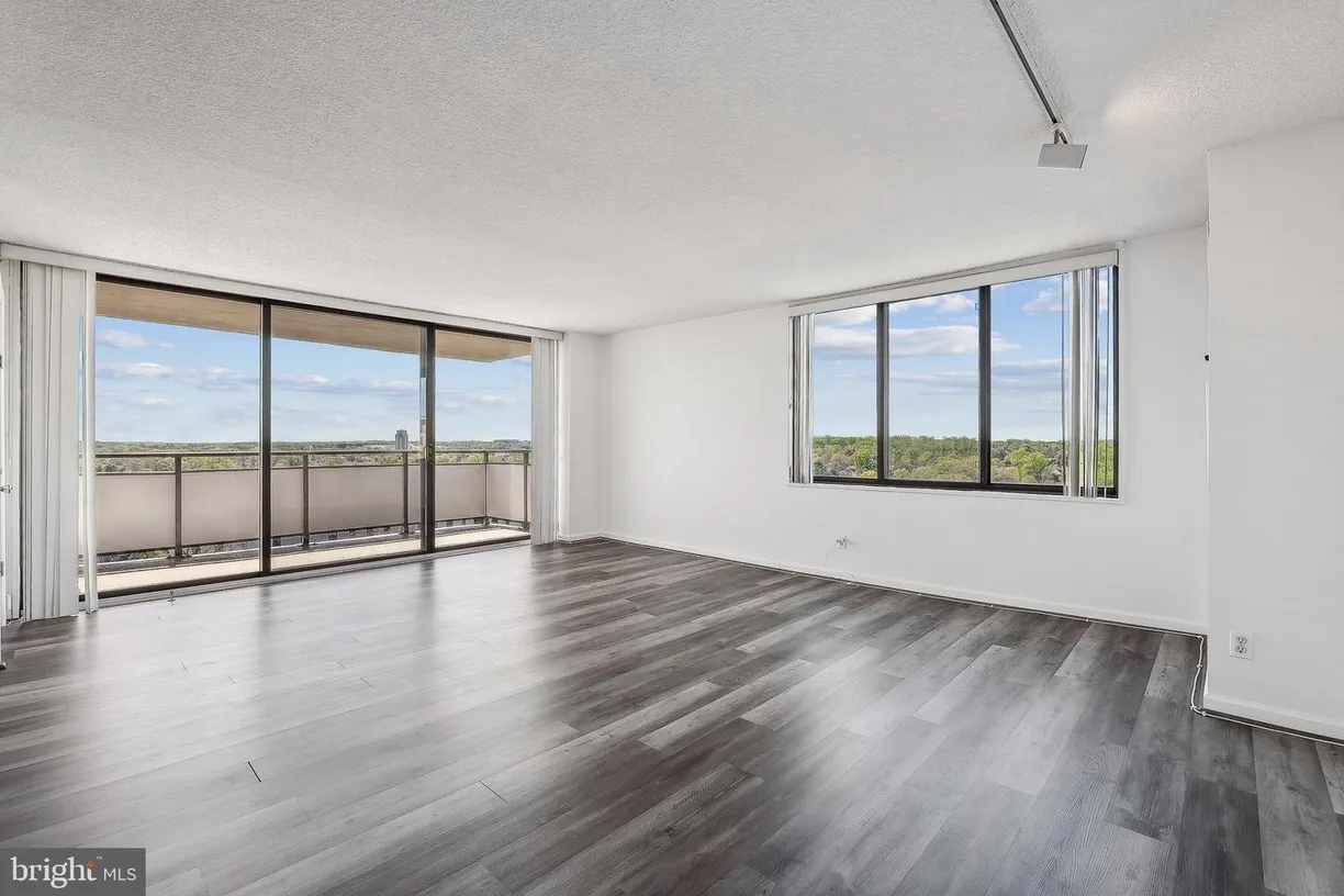 Washington Metro Area Real Estate | View 5225 Pooks Hill Rd, 1728s | 2 Beds, 1 Bath