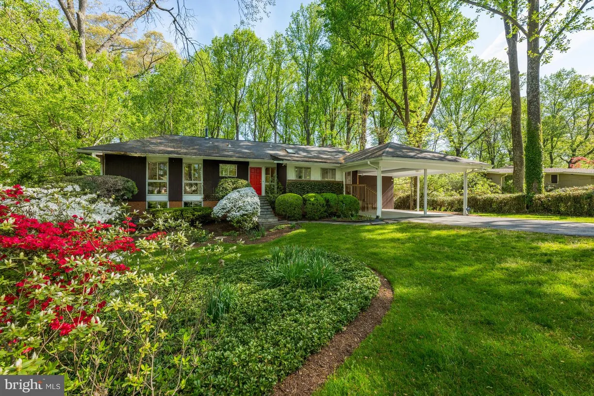 Washington Metro Area Real Estate | View 7813 Green Twig Rd | 5 Beds, 3 Baths