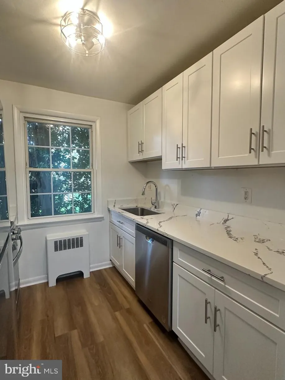 Washington Metro Area Real Estate | View 155 Talbott St, 155 | 2 Beds, 1 Bath
