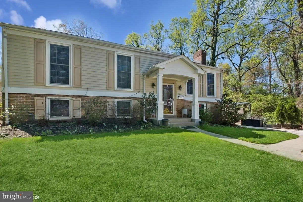 Washington Metro Area Real Estate | View 9905 Fleming Ave | 5 Beds, 4 Baths