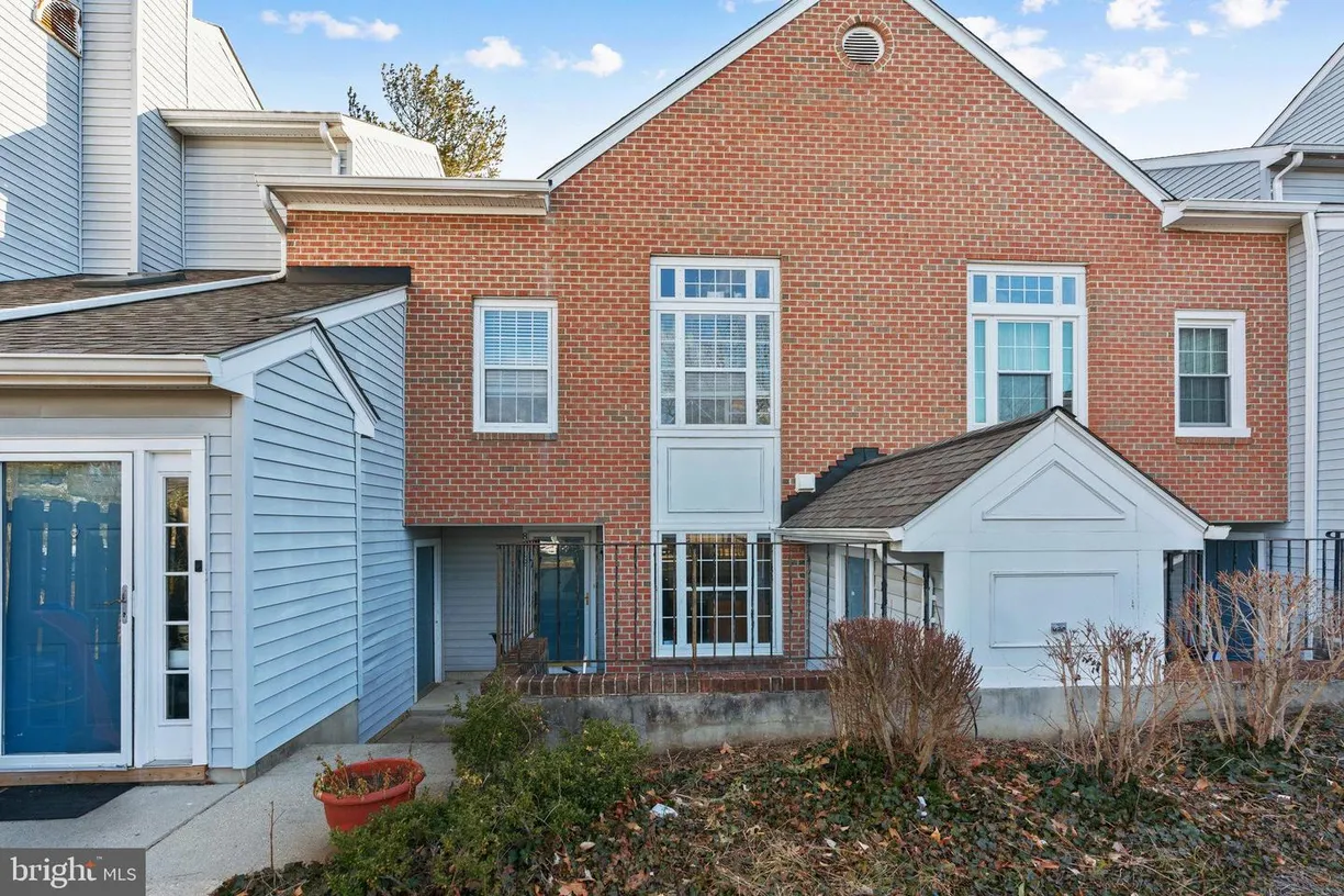 Washington Metro Area Real Estate | View 8712 Cumbria Ct, c | 2 Beds, 2 Baths