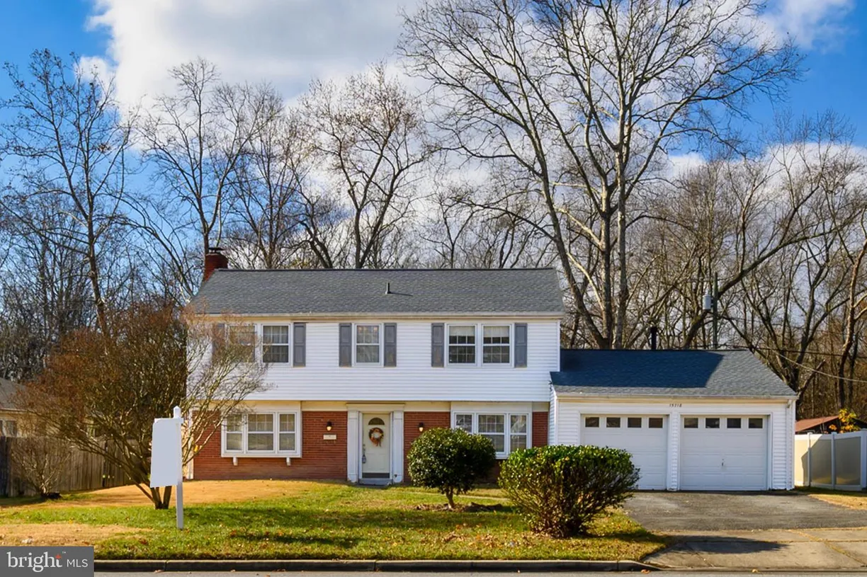 Washington Metro Area Real Estate | View 15718 Pointer Ridge Dr | 4 Beds, 2 Baths