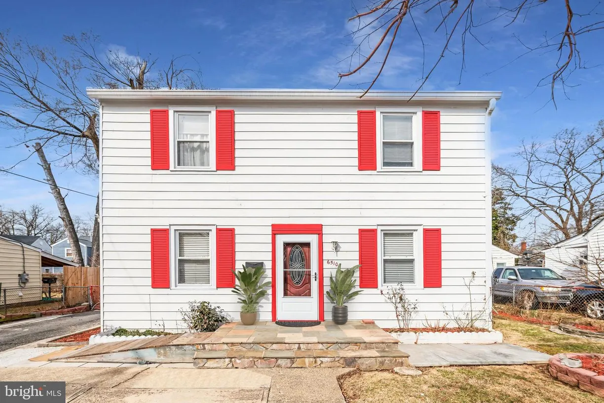 Washington Metro Area Real Estate | View  | 4 Beds, 2 Baths