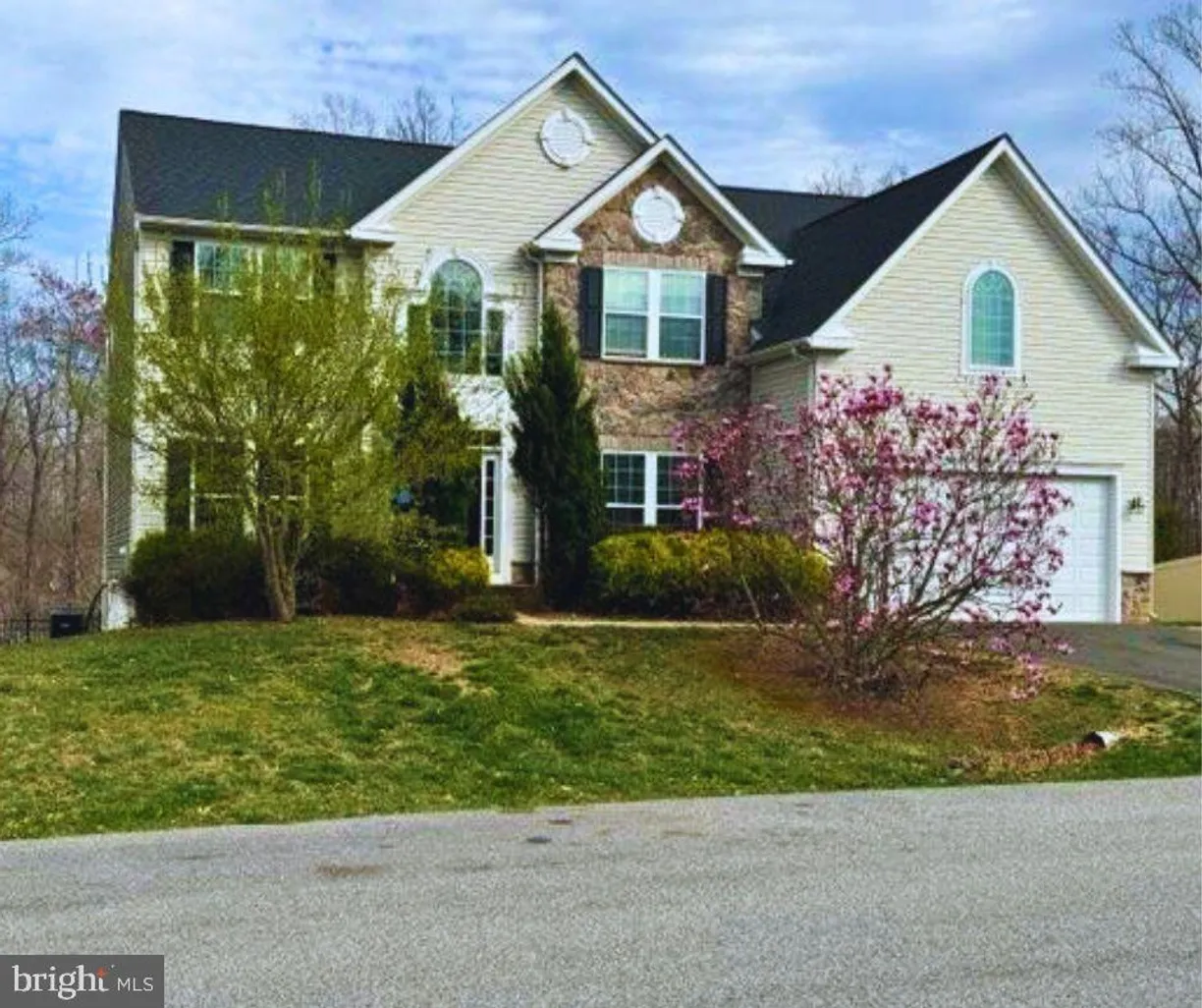 Washington Metro Area Real Estate | View 8506 Cedar Chase Dr | 5 Beds, 4 Baths