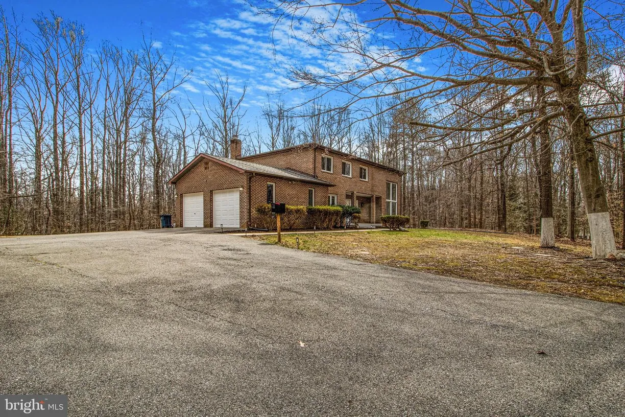 Washington Metro Area Real Estate | View 8009 Poplar Hill Dr | 6 Beds, 3 Baths