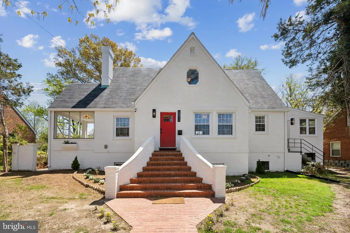 Washington Metro Area Real Estate | View 6511 Foster St | 5 Beds