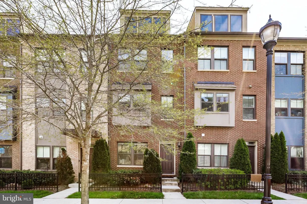 Washington Metro Area Real Estate | View 6645 Rhode Island Ave | 2 Beds, 2 Baths