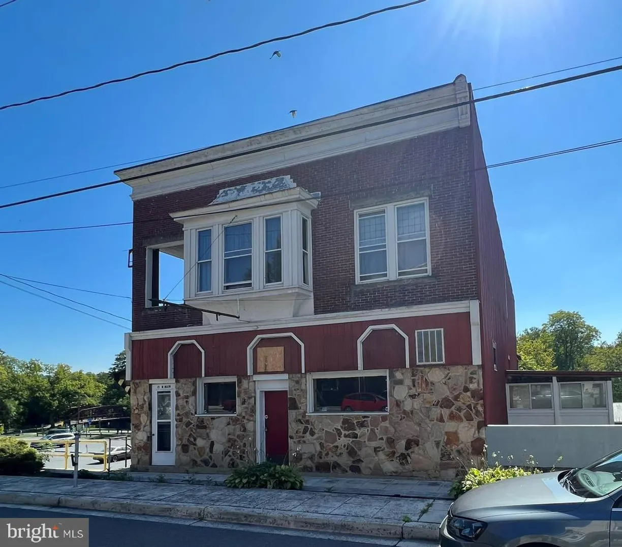 Washington Metro Area Real Estate | View 15-19 W Main St