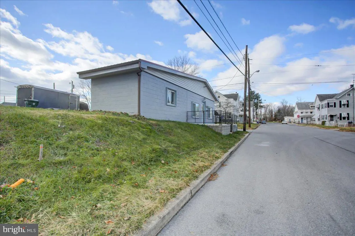 Washington Metro Area Real Estate | View 401 Center St | Listing