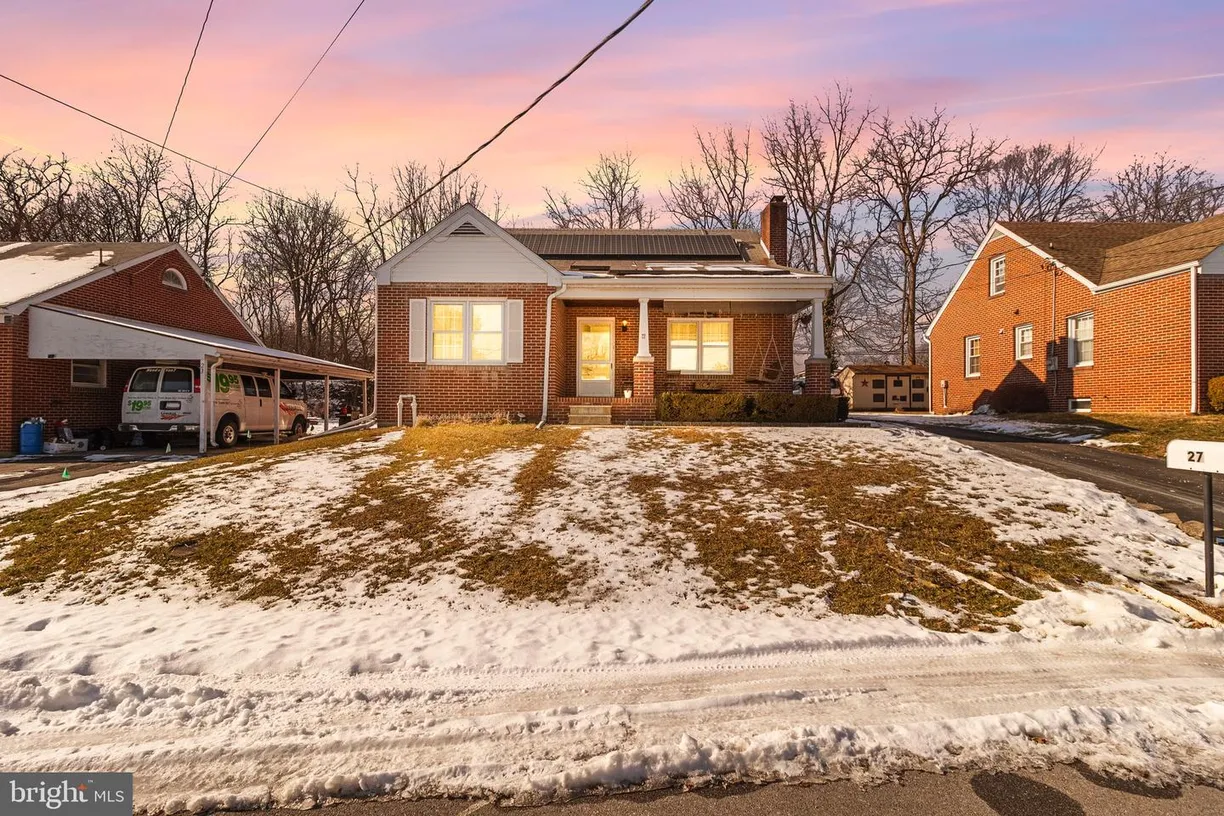 Washington Metro Area Real Estate | View 27 Atlantic Dr | 3 Beds, 1 Bath