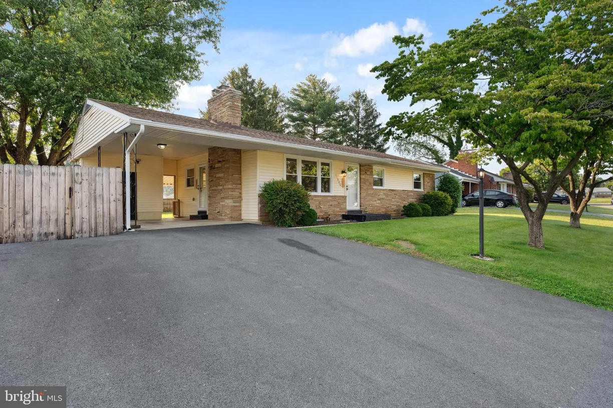 Washington Metro Area Real Estate | View 11906 Iroquois Ave | 3 Beds, 1 Bath
