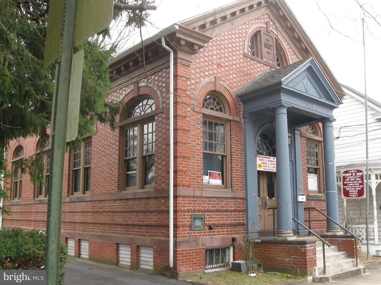Central NJ/Bucks County, PA Real Estate | View 114 Hanover St | Listing