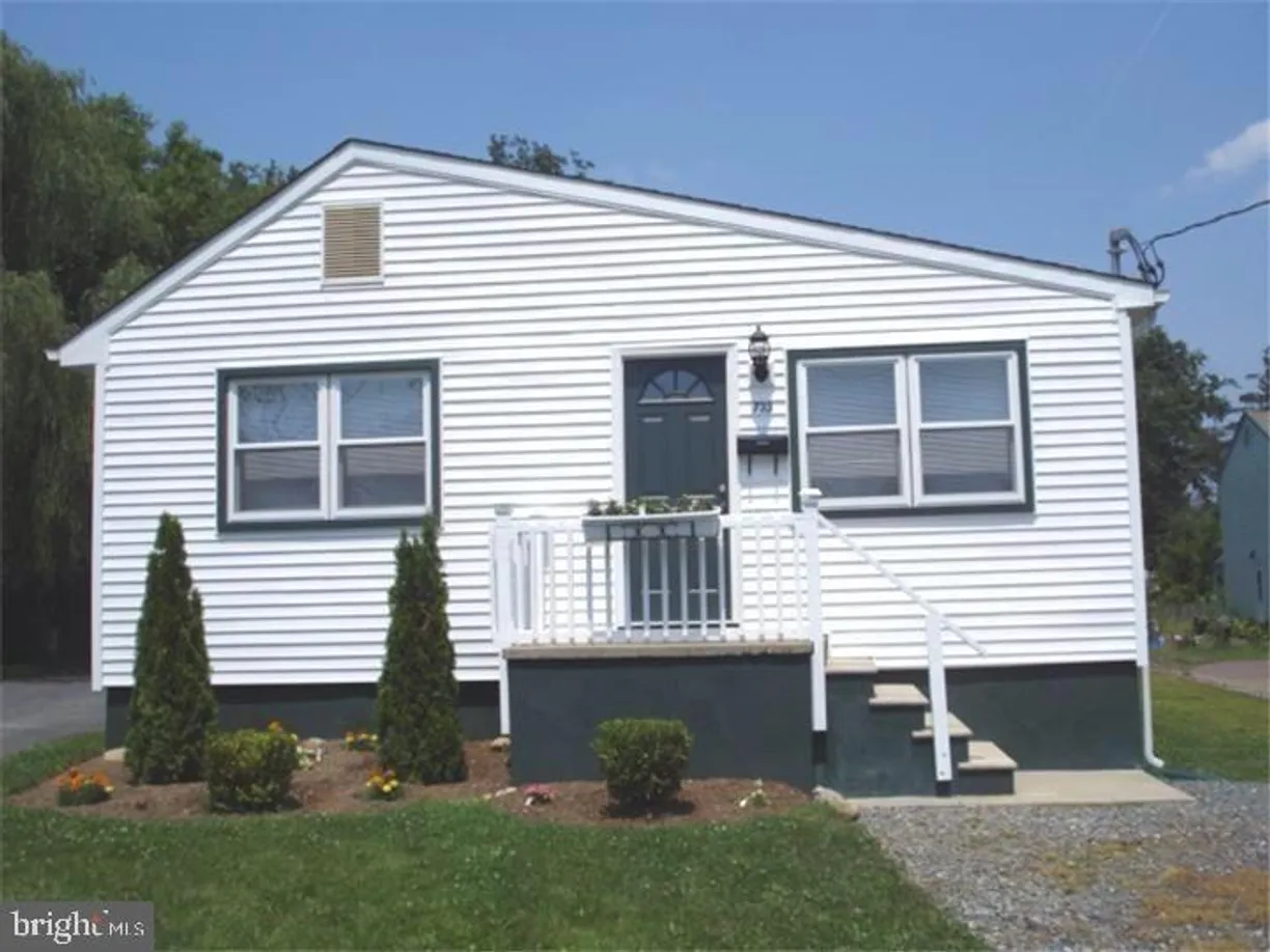 Central NJ/Bucks County, PA Real Estate | View 733 N Lenola Rd | 3 Beds