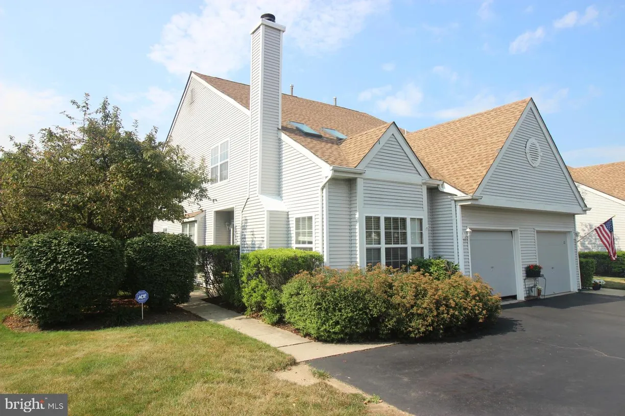 Central NJ/Bucks County, PA Real Estate | View 10 Aspen Ct | 3 Beds
