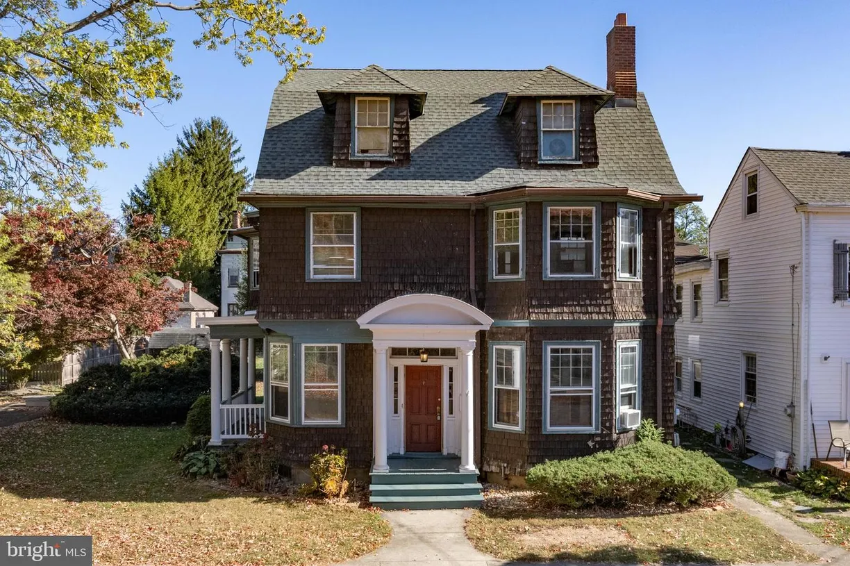 Central NJ/Bucks County, PA Real Estate | View 9 Prince St | 5 Beds, 2 Baths